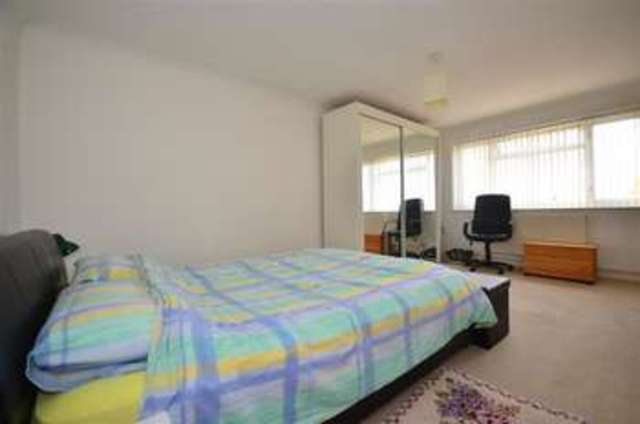  Image of 3 bedroom Apartment for sale in Southend Road Wickford SS11 at Shotgate Wickford Wickford, SS11 8EE
