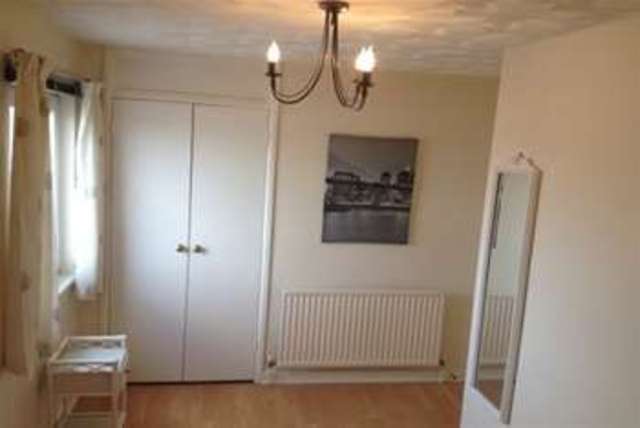  Image of 2 bedroom Flat to rent in Southwood Road Hayling Island PO11 at Hayling Island, PO11 9QH