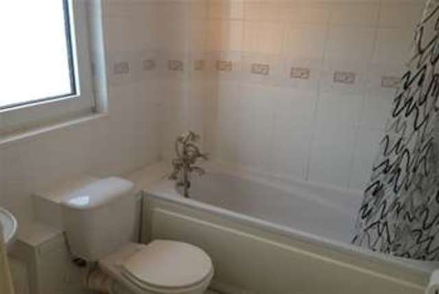  Image of 2 bedroom Flat to rent in Southwood Road Hayling Island PO11 at Hayling Island, PO11 9QH