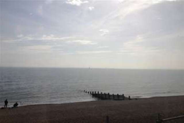  Image of 2 bedroom Flat to rent in Southwood Road Hayling Island PO11 at Hayling Island, PO11 9QH