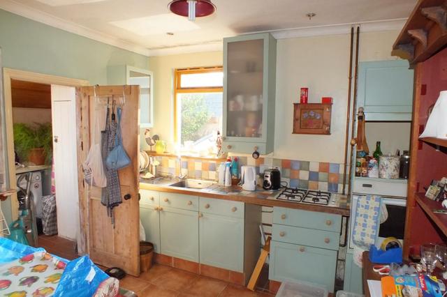  Image of 2 bedroom Bungalow for sale in The Ridgeway Saundersfoot SA69 at Saundersfoot Pembrokeshire Saundersfoot, SA69 9JZ