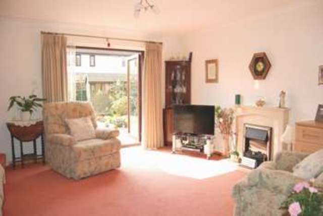  Image of 3 bedroom Semi-Detached house for sale in Springfield Road Alcester B49 at SPRINGFIELD ROAD  ALCESTER, B49 6BN