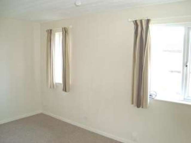  Image of 1 bedroom Flat to rent in Springfield Road Luton LU3 at Springfield Road  LUTON, LU3 2HF