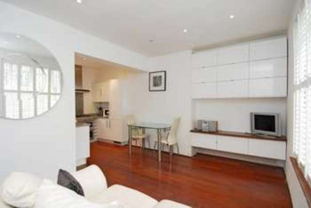  Image of 1 bedroom Flat to rent in St. Georges Square London SW1V at St Georges Square  London, SW1V 2HP