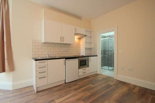  Image of Studio flat to rent in St. James Road Sutton SM1 at St James Road Sutton Sutton, SM1 2TJ