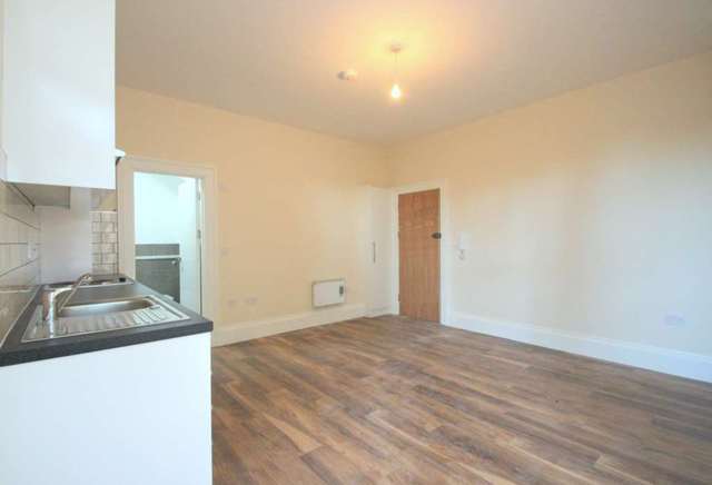  Image of Studio flat to rent in St. James Road Sutton SM1 at St James Road Sutton Sutton, SM1 2TJ