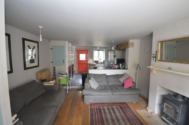  Image of 3 bedroom Cottage to rent in St. James Street South Petherton TA13 at St James Street  South Petherton, TA13 5BS