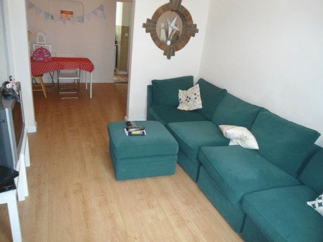  Image of 2 bedroom Property to rent in St. Pancras Chichester PO19 at St Pancras  Chichester, PO19 7LR