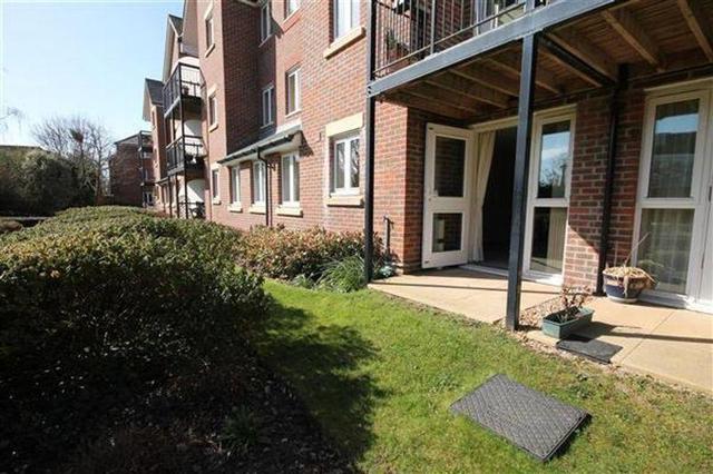  Image of 1 bedroom Flat for sale in Southdown Road Shoreham-by-Sea BN43 at Shoreham-by-Sea, BN43 5AN