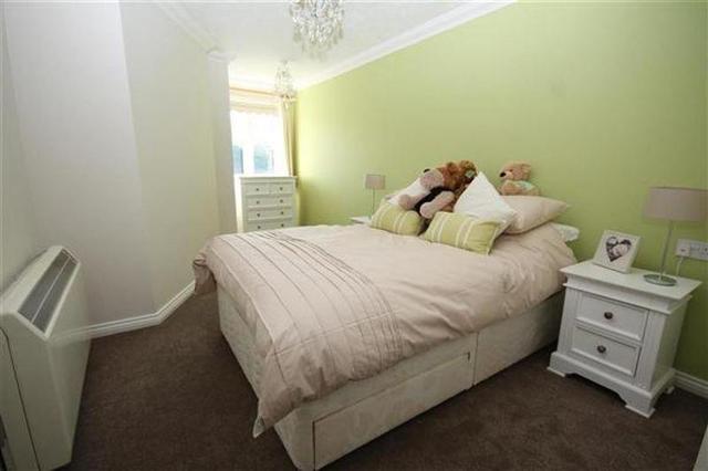  Image of 1 bedroom Flat for sale in Southdown Road Shoreham-by-Sea BN43 at Shoreham-by-Sea, BN43 5AN