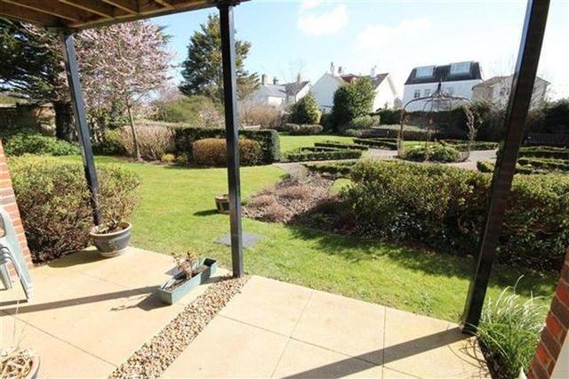  Image of 1 bedroom Flat for sale in Southdown Road Shoreham-by-Sea BN43 at Shoreham-by-Sea, BN43 5AN