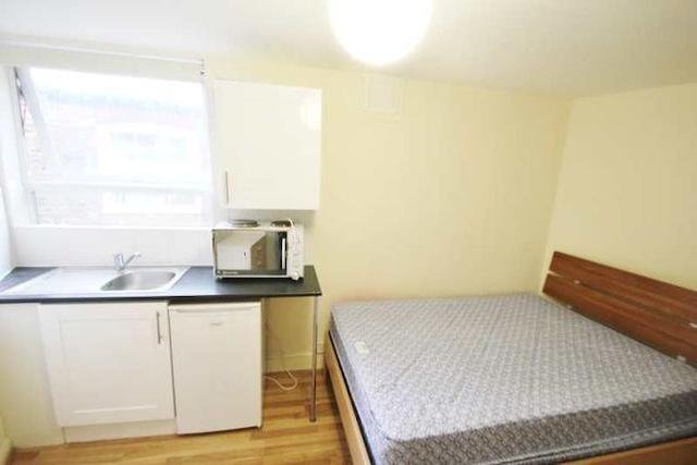  Image of Studio flat to rent in Station Road Harrow-on-the-Hill Harrow HA1 at London HA1 2TA Harrow, HA1 2TA