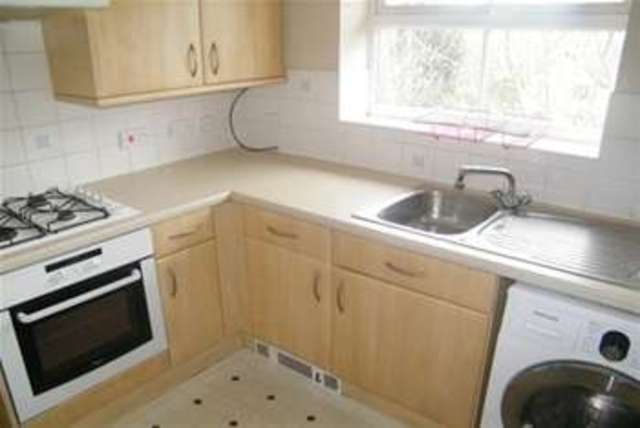  Image of 3 bedroom Property to rent in Osier Drive Laindon Basildon SS15 at Basildon, SS15 4HP