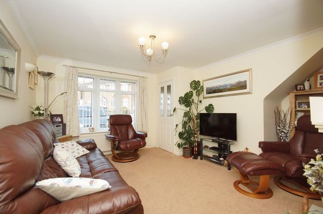  Image of 3 bedroom Detached house for sale in Stoneleigh Close Redditch B98 at Stoneleigh Close Oakenshaw South Redditch, B98 7YW