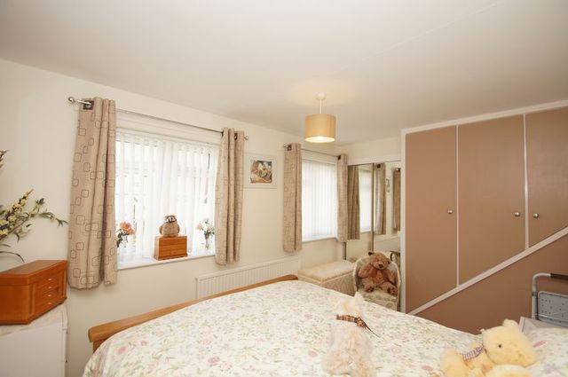  Image of 3 bedroom Detached house for sale in Stoneleigh Close Redditch B98 at Stoneleigh Close Oakenshaw South Redditch, B98 7YW