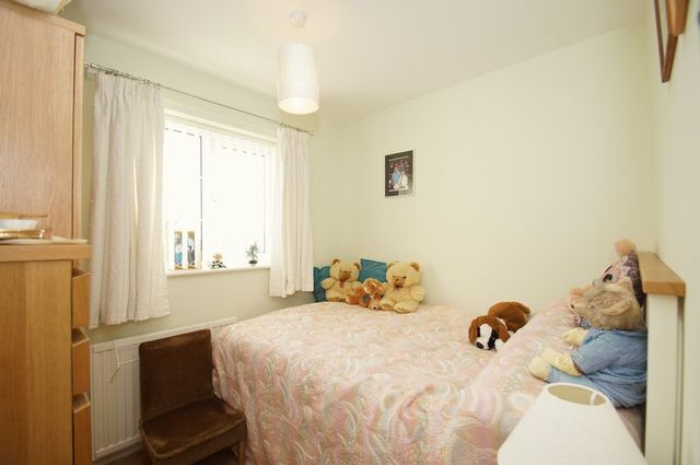  Image of 3 bedroom Detached house for sale in Stoneleigh Close Redditch B98 at Stoneleigh Close Oakenshaw South Redditch, B98 7YW