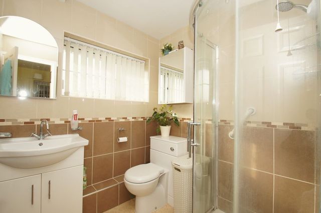  Image of 3 bedroom Detached house for sale in Stoneleigh Close Redditch B98 at Stoneleigh Close Oakenshaw South Redditch, B98 7YW