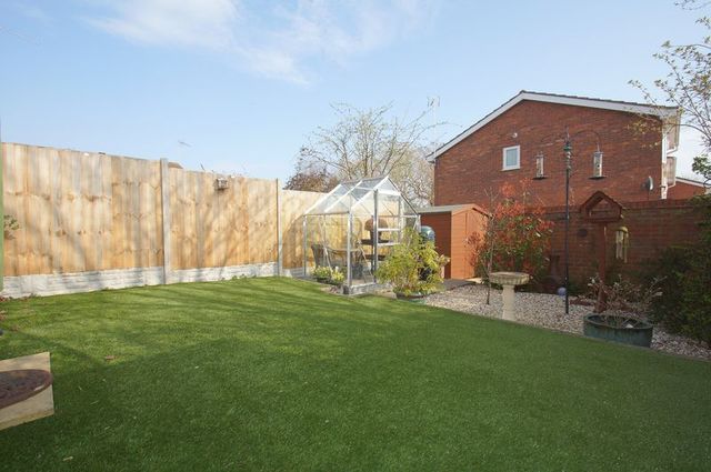 Image of 3 bedroom Detached house for sale in Stoneleigh Close Redditch B98 at Stoneleigh Close Oakenshaw South Redditch, B98 7YW