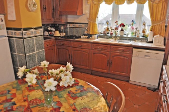  Image of 3 bedroom Detached house for sale in Stradbroke Road Woodhouse Sheffield S13 at Sheffield South Yorkshire Sheffield, S13 8SL