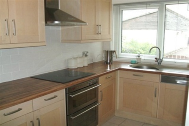  Image of 2 bedroom Detached house to rent in Sundrum Place Kilwinning KA13 at Kilwinning North Ayrshire North Ayrshire, KA13 6ST