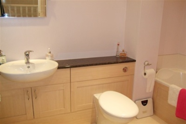  Image of 2 bedroom Detached house to rent in Sundrum Place Kilwinning KA13 at Kilwinning North Ayrshire North Ayrshire, KA13 6ST