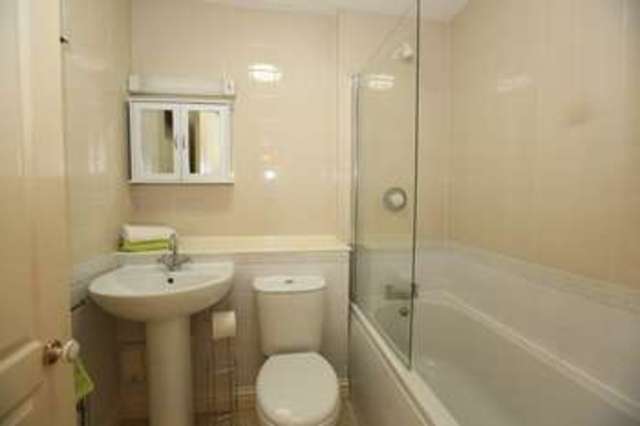  Image of 2 bedroom Flat for sale in Mariners Court Lower Street Plymouth PL4 at Lower Street Plymouth Devon, PL4 0BS
