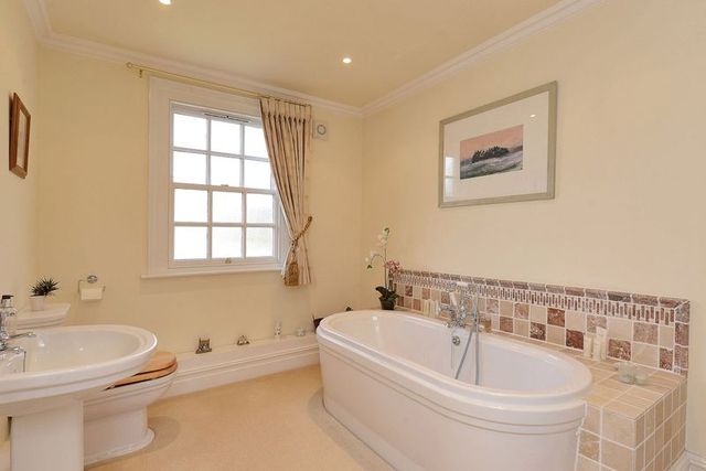  Image of 6 bedroom Detached house for sale in Manor Close Oxton Southwell NG25 at Manor Close Oxton Southwell, NG25 0TG