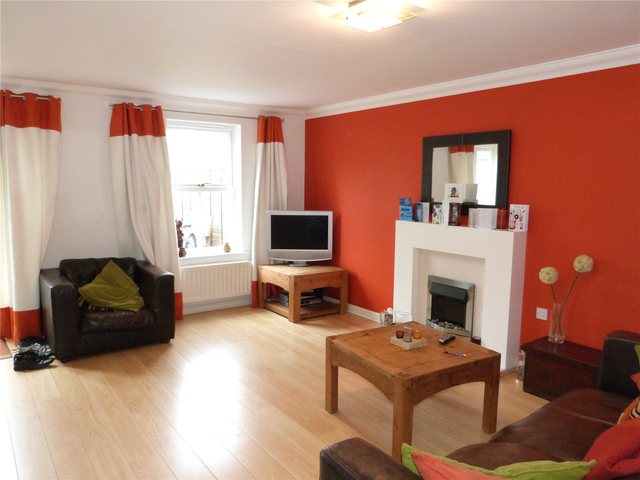  Image of 4 bedroom Terraced house to rent in Broad Lane Bracknell RG12 at Broad Lane Bracknell Easthampstead, RG12 9GQ