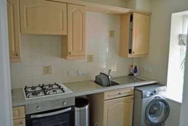  Image of 2 bedroom Terraced house to rent in Eaton Crescent Taunton TA2 at EATON CRESCENT  TAUNTON, TA2 7UE