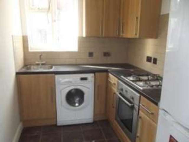  Image of 3 bedroom Semi-Detached house for sale in Taunton Avenue Luton LU2 at Luton Bedfordshire Stopsley, LU2 0LN
