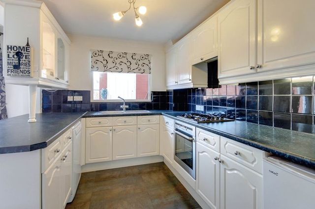  Image of 3 bedroom Terraced house for sale in Thames Avenue Hemel Hempstead HP2 at Thames Avenue  Hemel Hempstead, HP2 6EE