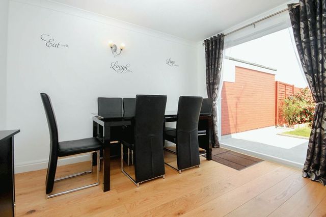  Image of 3 bedroom Terraced house for sale in Thames Avenue Hemel Hempstead HP2 at Thames Avenue  Hemel Hempstead, HP2 6EE