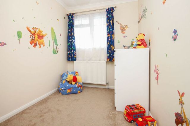 Image of 3 bedroom Terraced house for sale in Thames Avenue Hemel Hempstead HP2 at Thames Avenue  Hemel Hempstead, HP2 6EE