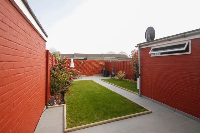  Image of 3 bedroom Terraced house for sale in Thames Avenue Hemel Hempstead HP2 at Thames Avenue  Hemel Hempstead, HP2 6EE