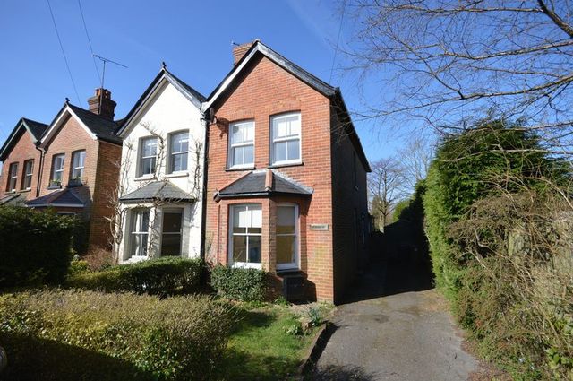  Image of 3 bedroom Detached house to rent in The Avenue Grayshott Hindhead GU26 at The Avenue Grayshott Hindhead, GU26 6LA