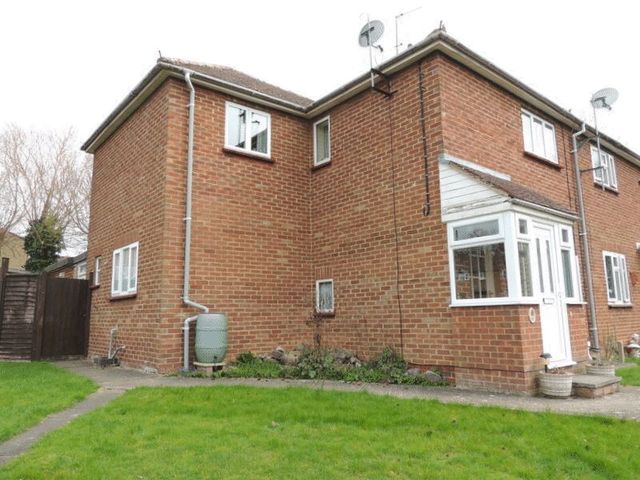  Image of 3 bedroom Semi-Detached house for sale in The Close Bradwell Milton Keynes MK13 at The Close Bradwell Milton Keynes, MK13 9AD