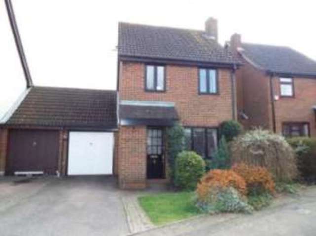  Image of 3 bedroom Detached house for sale in The Dell Luton LU2 at Luton Bedfordshire Stopsley, LU2 8SX