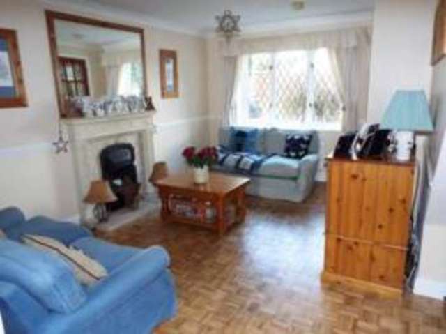  Image of 3 bedroom Detached house for sale in The Dell Luton LU2 at Luton Bedfordshire Stopsley, LU2 8SX