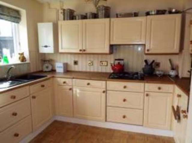  Image of 3 bedroom Detached house for sale in The Dell Luton LU2 at Luton Bedfordshire Stopsley, LU2 8SX