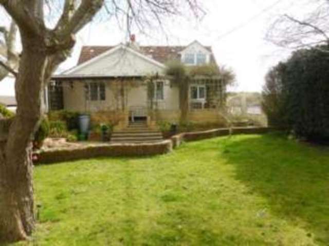  Image of 4 bedroom Bungalow for sale in The Parade Greatstone New Romney TN28 at Greatstone New Romney Greatstone-on-Sea, TN28 8RE