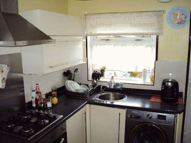  Image of 3 bedroom Terraced house for sale in The Quadrant Hull HU6 at The Quadrant  Hull, HU6 8NU