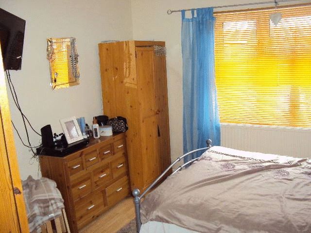  Image of 3 bedroom Terraced house for sale in The Quadrant Hull HU6 at The Quadrant  Hull, HU6 8NU