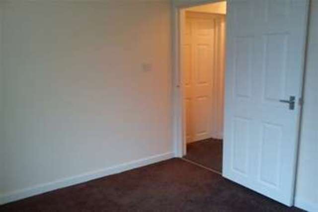  Image of 1 bedroom Flat to rent in The Strand Ryde PO33 at Ryde, PO33 1JD