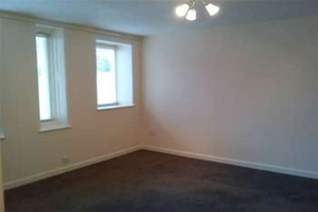  Image of 1 bedroom Flat to rent in The Strand Ryde PO33 at Ryde, PO33 1JD