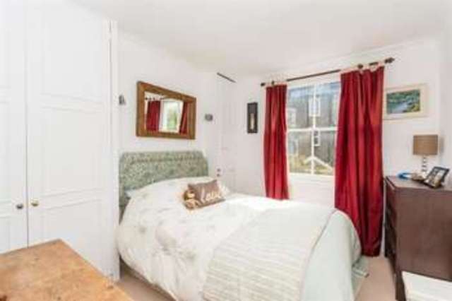  Image of 2 bedroom Flat for sale in Tournay Road London SW6 at London  Fulham, SW6 7UG