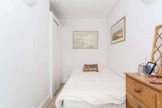  Image of 2 bedroom Flat for sale in Tournay Road London SW6 at London  Fulham, SW6 7UG