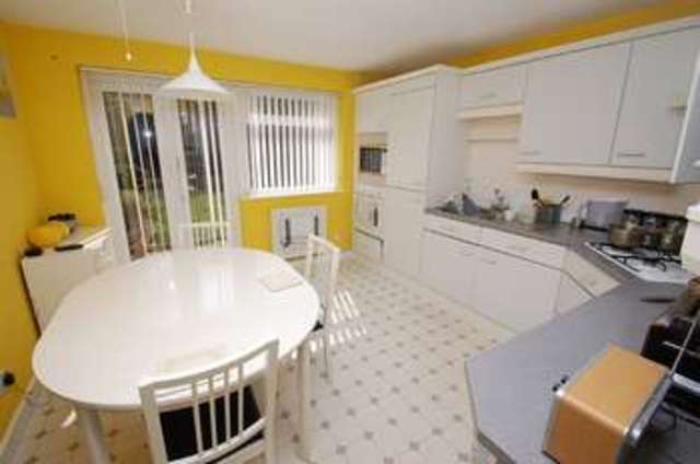  Image of 2 bedroom Town House for sale in Simmonds Rise Hemel Hempstead HP3 at Hemel Hempstead HERTS, HP3 9EA