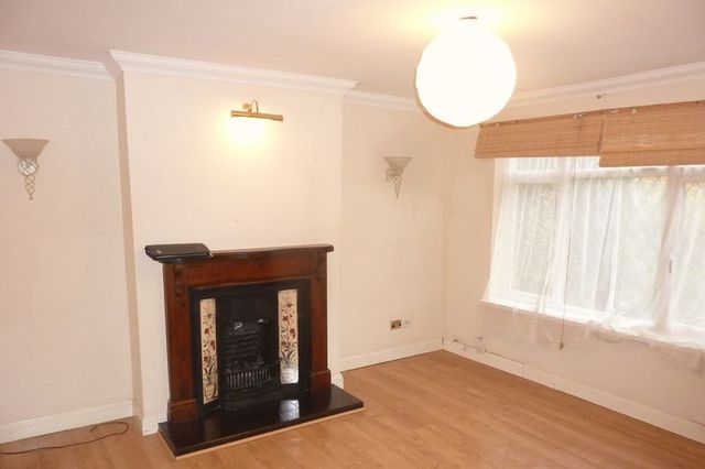  Image of 4 bedroom Semi-Detached house to rent in Trees Road Walsall WS1 at Trees Road  Walsall, WS1 3JU