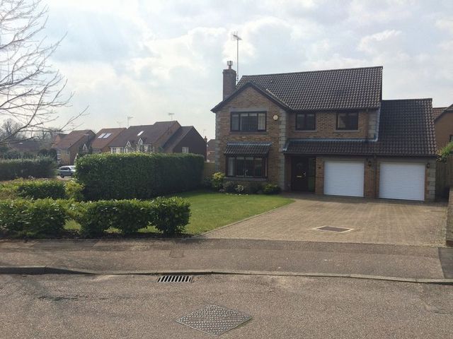  Image of 4 bedroom Detached house for sale in Tudor Close Maidenbower Crawley RH10 at Tudor Close Maidenbower Crawley, RH10 7WX