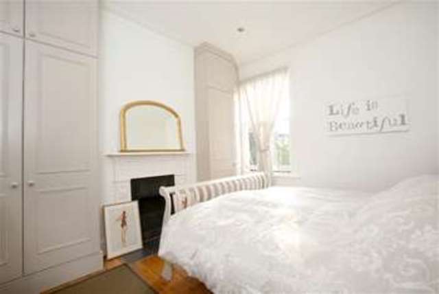  Image of 3 bedroom Flat for sale in Turney Road London SE21 at Dulwich, SE21 8LU